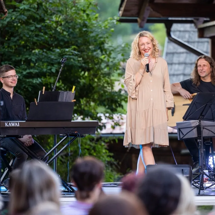Event image ŠANSONOVÝ PODVEČER // KATEŘINA MRLINOVÁ & SPOL.